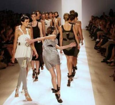 Жертвы неудобной обуви, длинных платьев и скользких полов