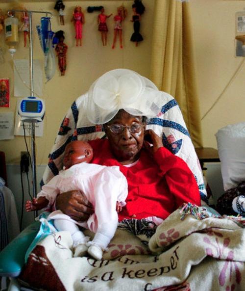 Долгожители планеты: 15 людей, которые прожили больше 110 лет