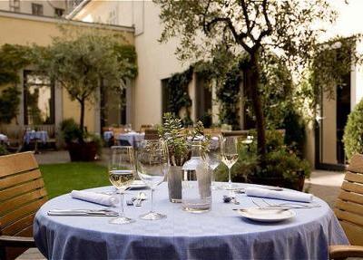 Отпуск со звездами: где любят останавливаться знаменитости