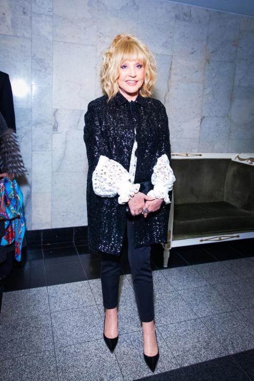 20 звезд, которые постоянно набирают вес