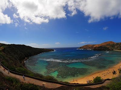 Земной рай: гавайский пляж внутри древнего кратера
