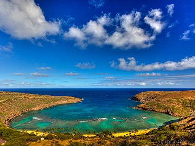 Земной рай: гавайский пляж внутри древнего кратера