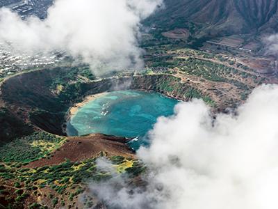 Земной рай: гавайский пляж внутри древнего кратера