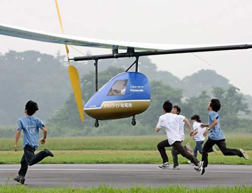 Самолет взлетел на 160 батарейках