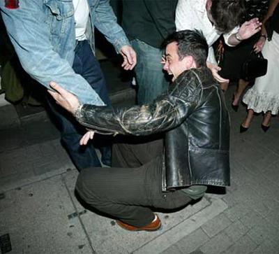 Курьезные падения знаменитостей