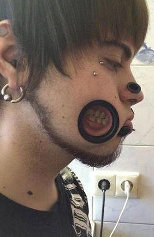 20 человек с самыми жуткими модификациями внешности