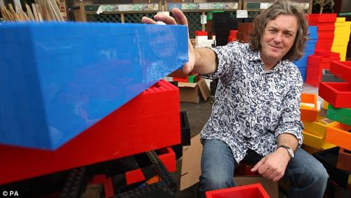 Известный британский автожурналист построил жилой дом из «Лего»