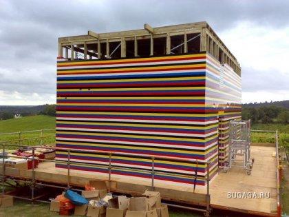 Известный британский автожурналист построил жилой дом из «Лего»