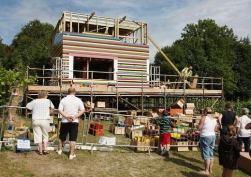 Известный британский автожурналист построил жилой дом из «Лего»
