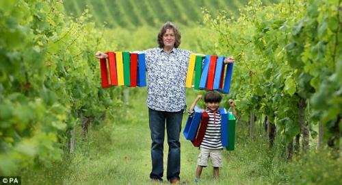 Известный британский автожурналист построил жилой дом из «Лего»