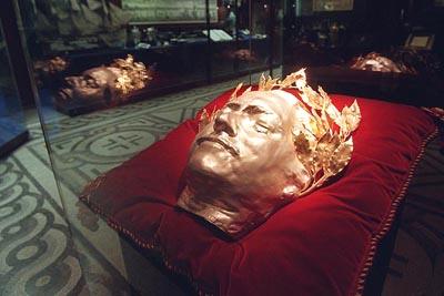 Посмертные маски гениев скрывают зловещие тайны