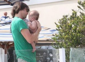 Редкие фото мировых знаменитостей в кругу семьи