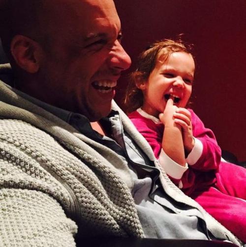 Редкие фото мировых знаменитостей в кругу семьи