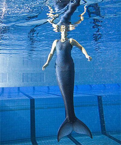 Женщина-инвалид стала русалкой с помощью спецэффекта