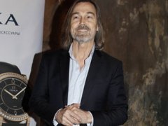 Никас Сафронов отметил свой день рождения