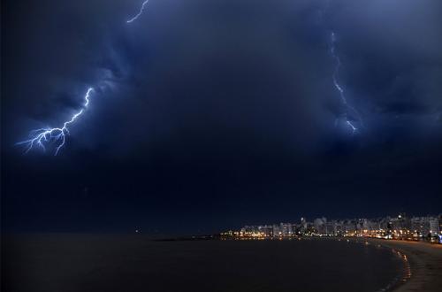 Самые впечатляющие фотографии молний