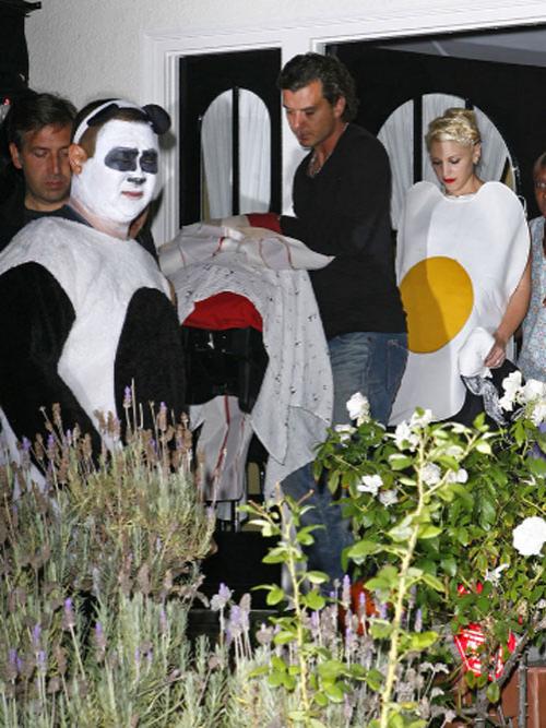 Синди Кроуфорд  вырядилась в Эми Уайнхаус