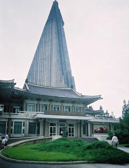 Вавилонская башня Северной Кореи