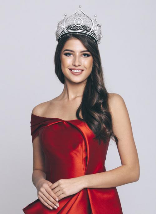 Королевы красоты на сцене и в повседневности