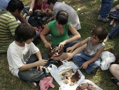 В Парагвае устроили суперпикник