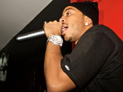 Звезды-многостаночники: со сцены — на экран, и обратно