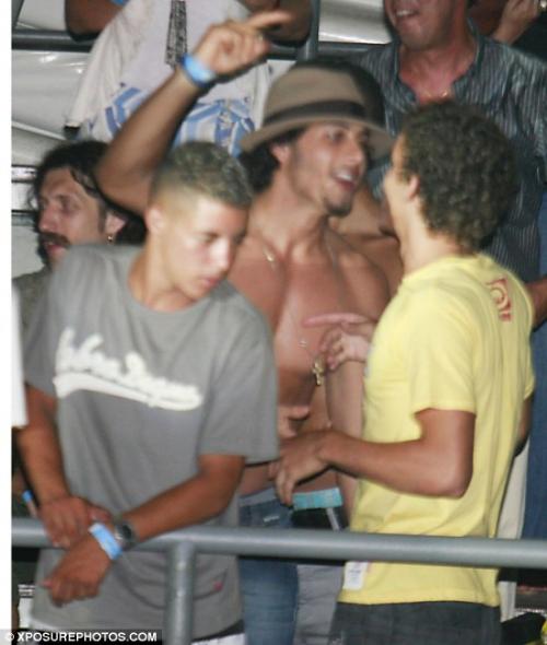 Мадонна публично предалась ласкам с молодым  любовником