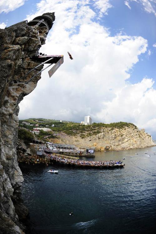 25 лучших фото прыжков со скал в рамках Red Bull Cliff Diving