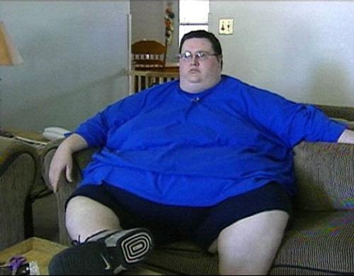 Толстяк похудел на 186 килограмм !