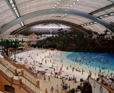 Самый большой в мире крытый аквапарк