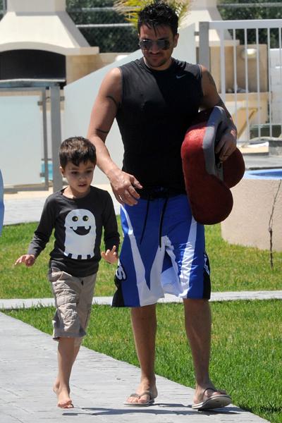 Топ-10 самых стильных отцов года