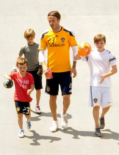 Топ-10 самых стильных отцов года