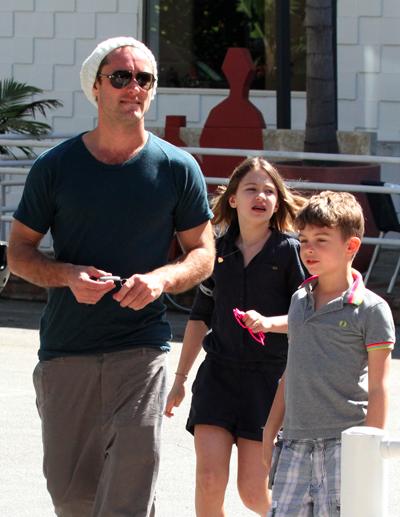 Топ-10 самых стильных отцов года