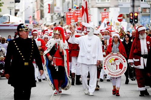 В Копенгагене  прошёл конгресс Санта-Клаусов и Дедов Морозов