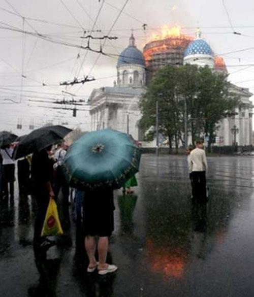 Как горел Троицкий собор в Питере