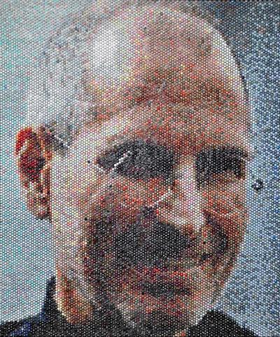 Поразительные пиксельные портреты из упаковочной пленки