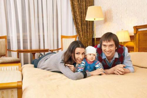 Куда пропали актеры популярного сериала "Не родись красивой"