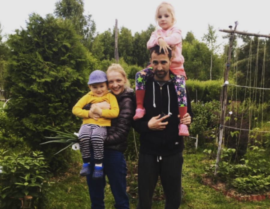 Куда пропали актеры популярного сериала "Не родись красивой"