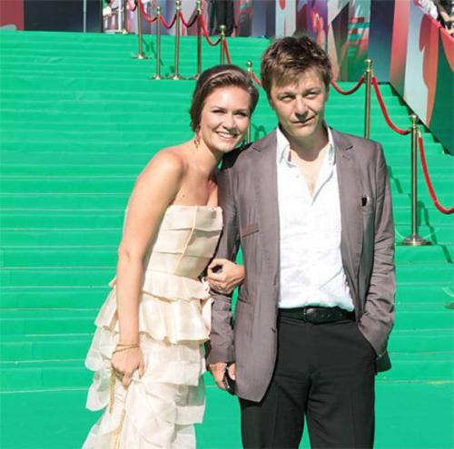 Куда пропали актеры популярного сериала "Не родись красивой"