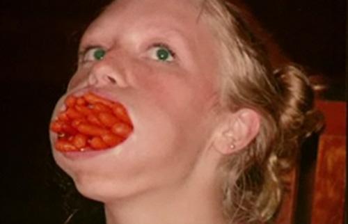 Гленн Клоуз затолкала в рот дюжину морковок