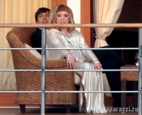 Любовные утехи Пугачевой и Галкина на теплоходе засняли папарацци