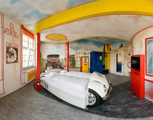 В Германии открылся автомобильный отель