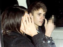 Звезды, демонстрирующие неприличные жесты