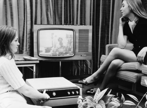 21 сентября 1970: новая система EVR, позволяющая записывать телевизионные программы, которые зритель может посмотреть позже. Новый ТВ плейер был создан компаниями Rank Bush Murphy Ltd. и EVR. Это явилось огромным шагом вперёд в развитии новых технологий.