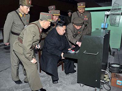 Северная Корея привела ракеты в боевую готовность и целится в США