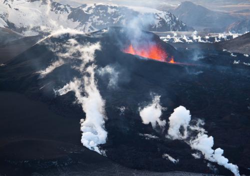 Вулкан погрузил Исландию во тьму