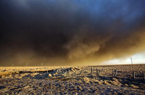 Вулкан погрузил Исландию во тьму