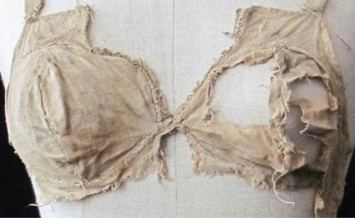 Самые древние образцы одежды, найденные археологами