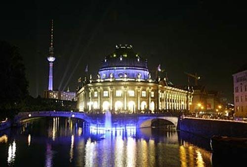 Берлин горит синим пламенем…