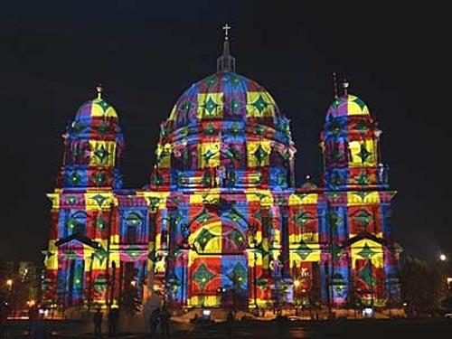 Берлин горит синим пламенем…