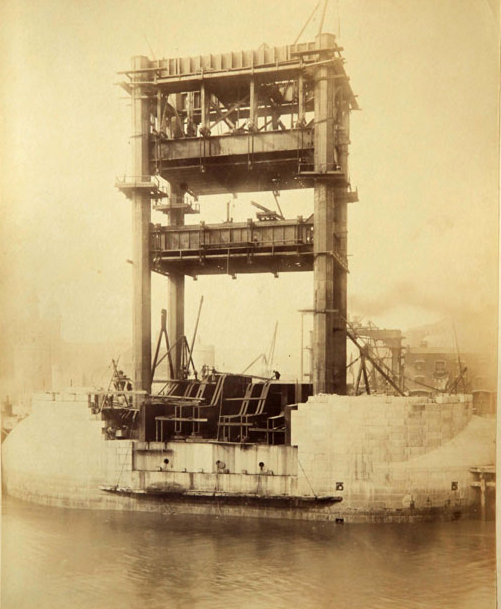 Найдены фотографии постройки Тауэрского моста